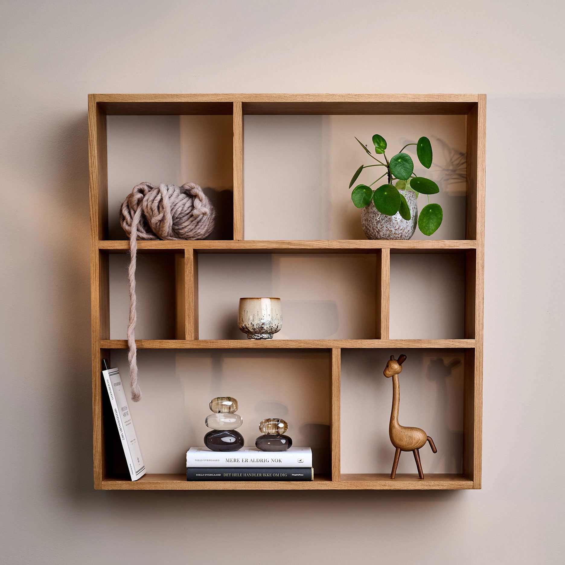 Keeper II væghylde, FSC certificeret egetræ 7D 70x70 cm